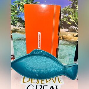 NWT NIB Le Creuset Caribbean Blue Medium Ceramic Stoneware Fish 🐠 Dish 10.5”